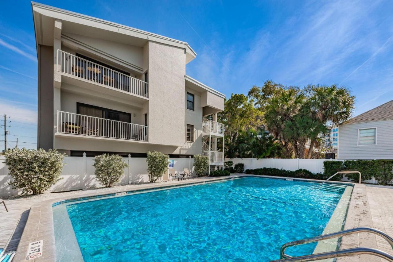 Fins Up In Clearwater Beach Exterior photo