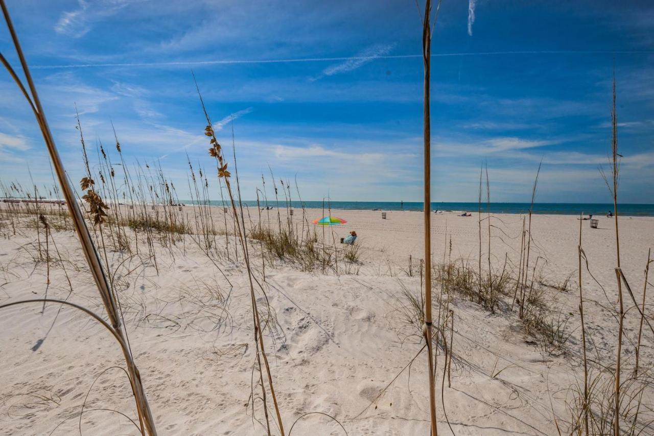 Fins Up In Clearwater Beach Exterior photo