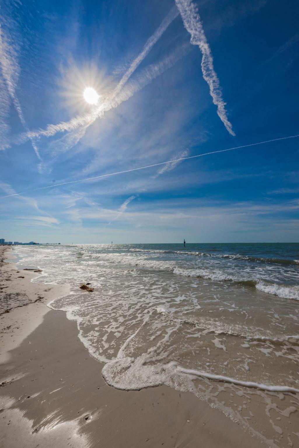 Fins Up In Clearwater Beach Exterior photo