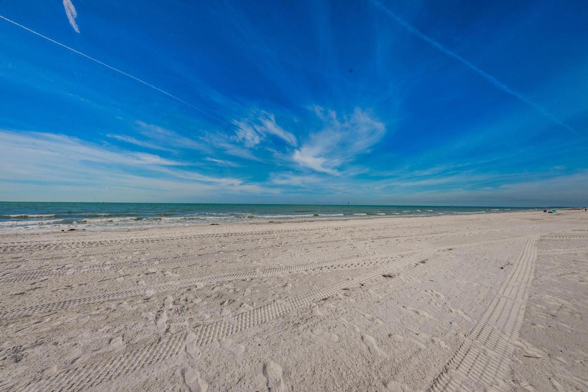 Fins Up In Clearwater Beach Exterior photo