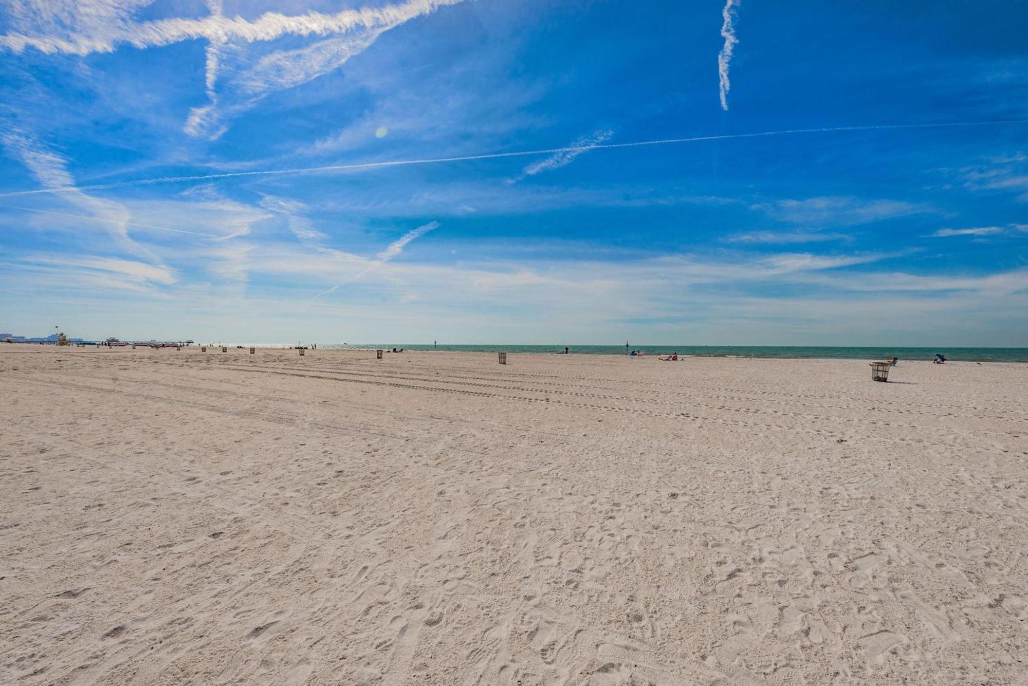 Fins Up In Clearwater Beach Exterior photo